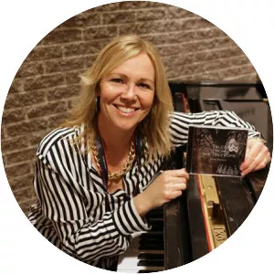 Anne Bisson - Musical artist