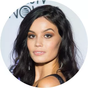 Anne de Paula - Model