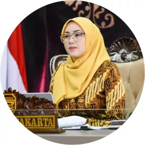 Anne Ratna Mustika