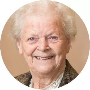 Annie Beumers - Actress