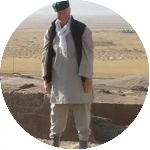 Annie Caubet - Author