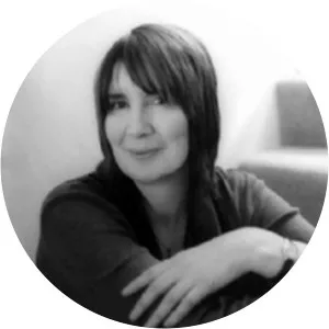 Annie Dalton - British author