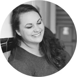 Annie Stone - Author