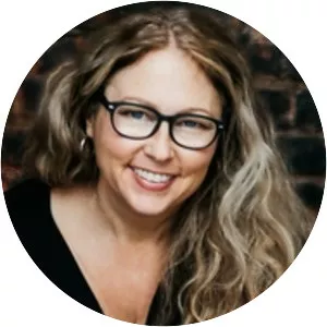 Annika Martin - Author