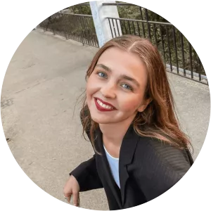 Annika Sveinsson Momrak - YouTuber