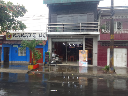 Anticuchos y Sanguches a la Parrilla Pa' Pikar - Restaurant