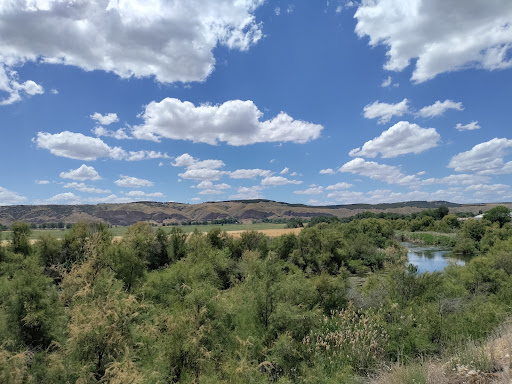 Antiguo apeadero de tren - Velilla de San Antonio - Historical landmark in Spain