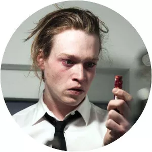 Antiviral - 2012 ‧ Thriller/Horror ‧ 1h 52m