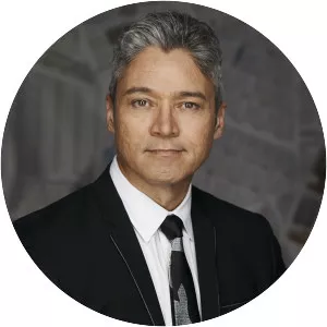 Anton Enus - Australian news presenter