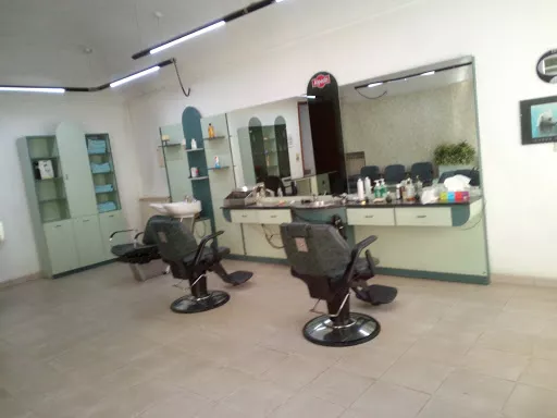 Antonio Parrucchiere Per Uomo Barbiere- ninonino55@libero.it - Hairdresser in Crescentino, Italy