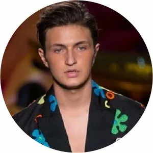 Anwar Hadid
