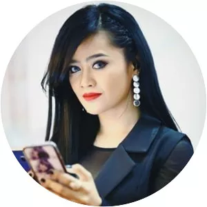 Aok Sokunkanha - Singer