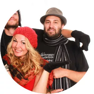 Apacuka Zenekar - Musical group