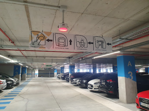 Aparcamiento Centro Comercial Vialia