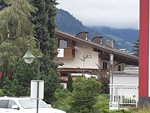 Apart Julia - Indoor lodging in Fugen, Austria