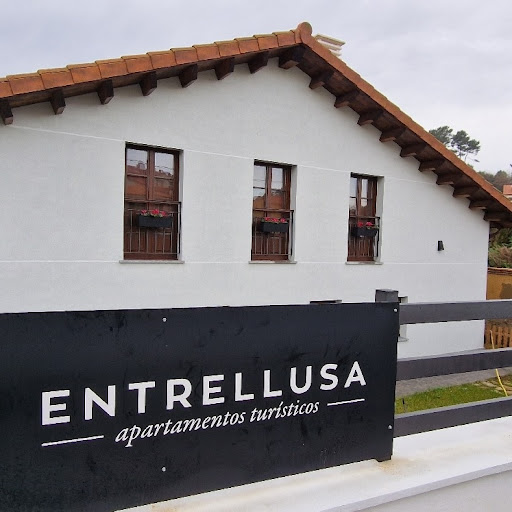 Apartamentos Entrellusa - Villa in Spain