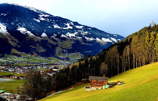 Apartment Hanna - Holiday apartment in Ramsau im Zillertal, Austria