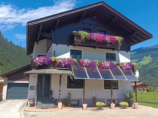 Appartement Eberharter Conny - Apartment building in Zell am Ziller, Austria