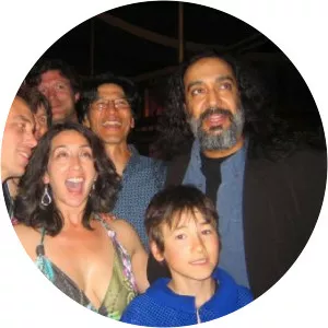 April Acevez - Musical artist ‧ Matt Cameron's wife