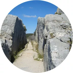 Aqueduc Romain de Barbegal Fontvieille