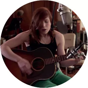 Ariana Gillis - Canadian singer-songwriter