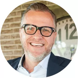 Arie van Bennekum - Author