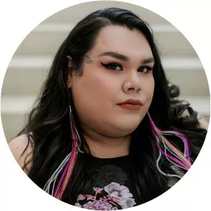 Arielle Twist - Writer