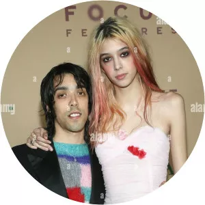 Arrow De Wilde - Singer - Whois - xwhos.com