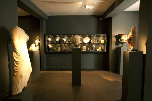 ARS Historical Archeology photograph