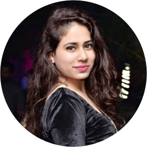 Arshi Naaz photograph