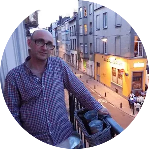 Arthur Neslen - Journalist