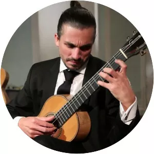 Artyom Dervoed - Guitarist