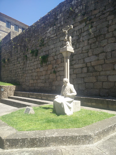 Arzobispo e cruceiro