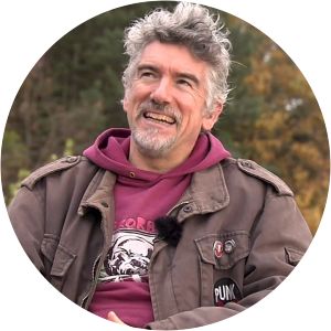 Asel Luzarraga - Spanish author