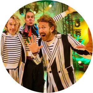 Ashton Brothers - Musical group