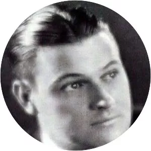 Ashton Dearholt - American actor