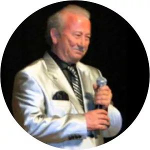 Asım Kuzuluk - Musical artist