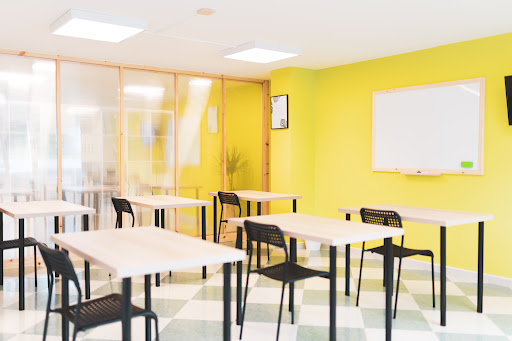 Aula Bolboretas - Language school in Meira, Spain