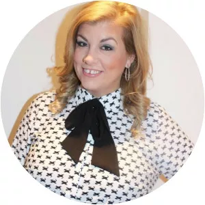 Aurora Rose Reynolds - Author