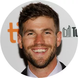 Austin Stowell