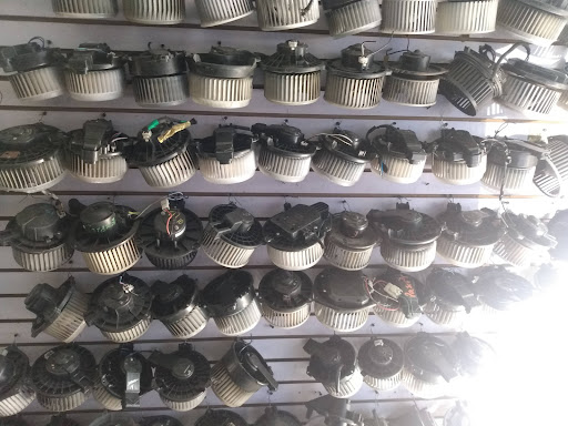 Auto aire J-3 - Air conditioning repair service in Santo Domingo, Dominican Republic