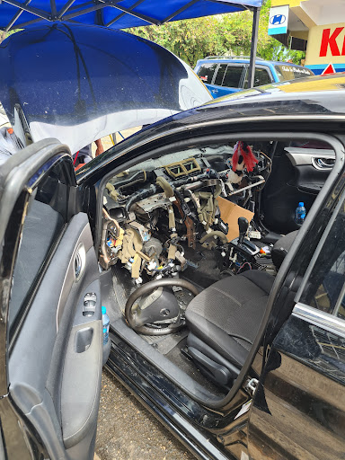 Auto aire Manuel - Auto repair shop in Santo Domingo, Dominican Republic