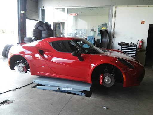 Auto Box - Auto repair shop in Braga, Portugal