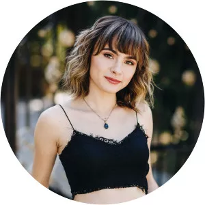 Ava Maybee Cardoso Smith - Singer ‧ Chad Smith's daughter