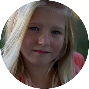 Avery Glover - Actress