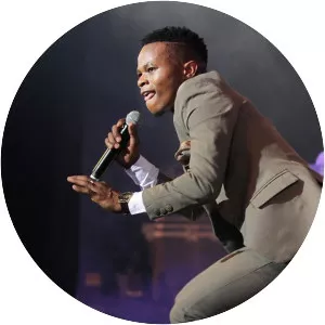 Ayanda Ntanzi - Singer