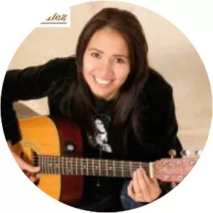 Azeneth González - Musical artist