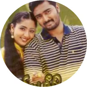 Azhagiya Theeye - 2004 ‧ Drama/Romance ‧ 2h 35m