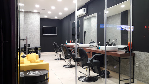 B Boss Barber's Club - Hairdresser in Istanbul