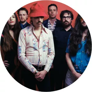 Badge Époque Ensemble photograph